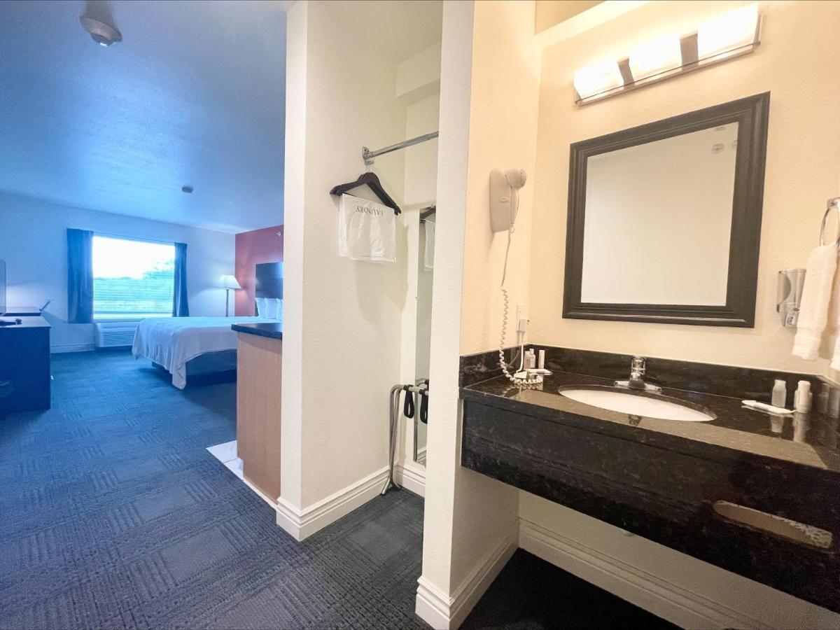 Fairbridge Inn & Suites Cuero Zewnętrze zdjęcie